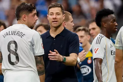 تقارير: فالفيردي يفكر في الرحيل عن ريال مدريد.. ووجهته إنجليزية